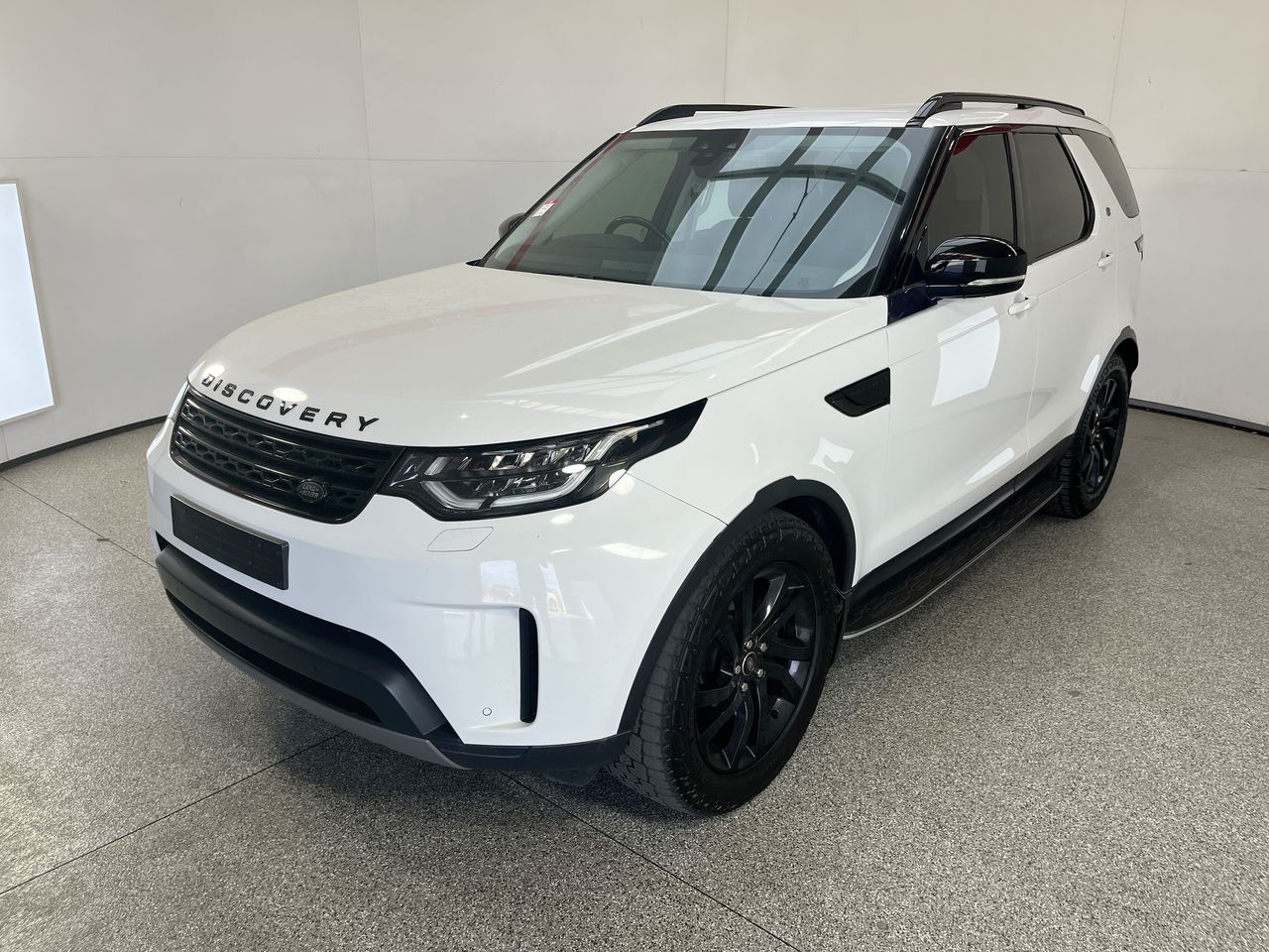 2017 Land Rover Discovery 2.0 TD4 SE SERIES 5 TDI Auto 