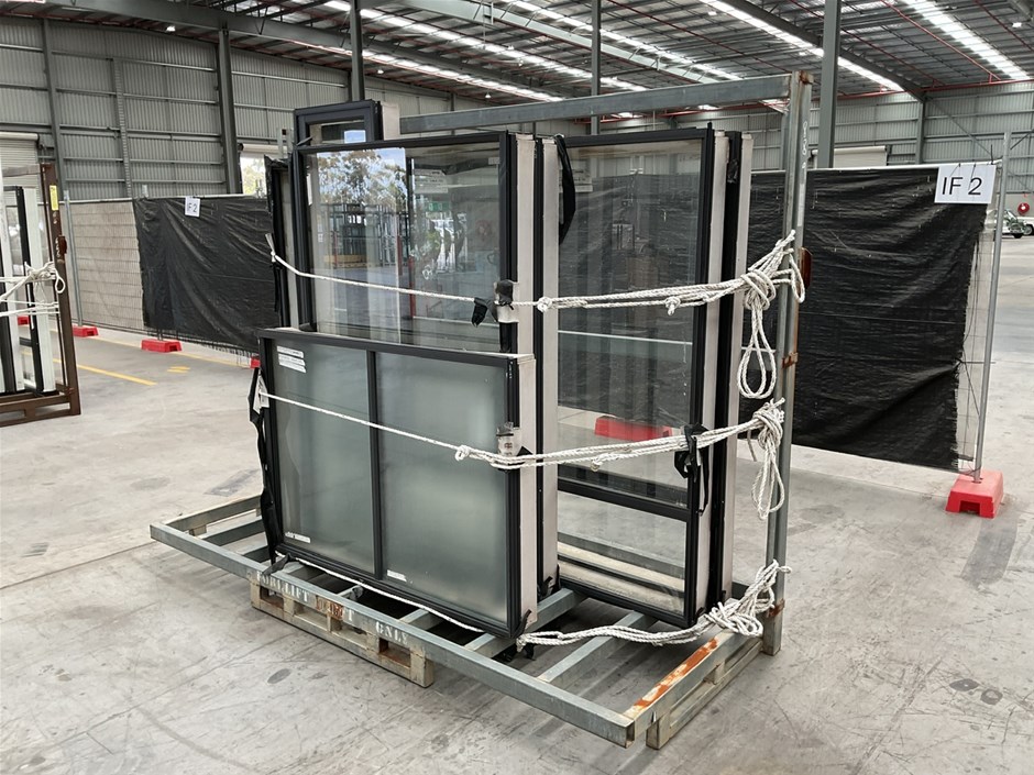 <p>Assorted Alloy Window Frames x 6</p>