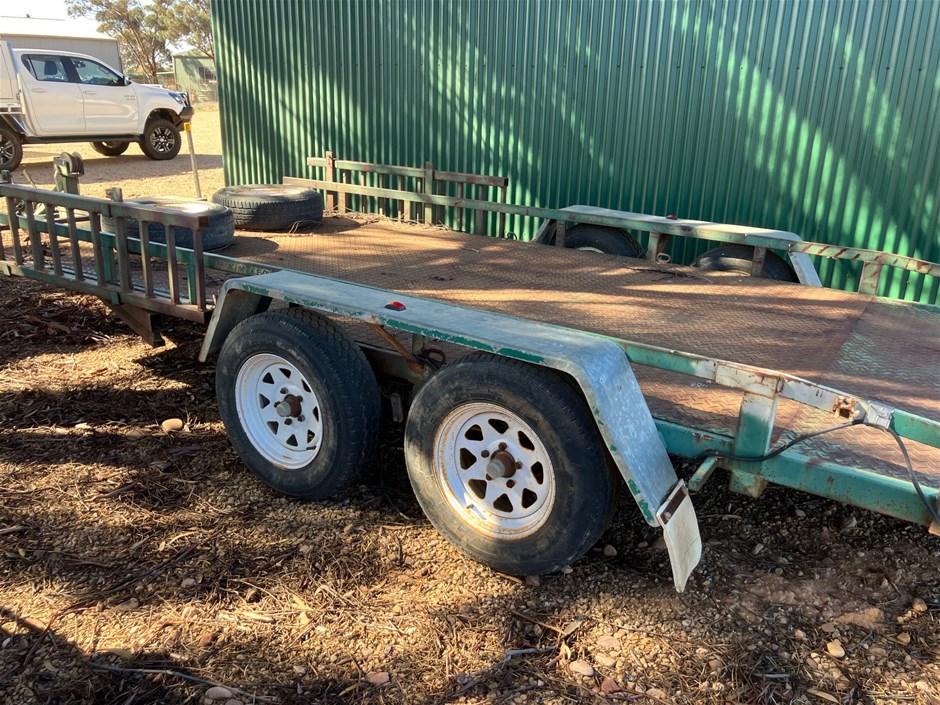 Unreserved Kimseed Car Carrier Trailer & Contour Seeder