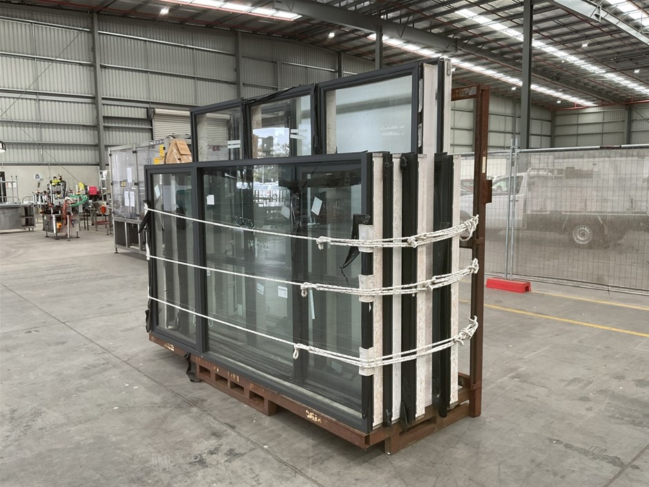 <p>Assorted Alloy Window Frames x 10</p>