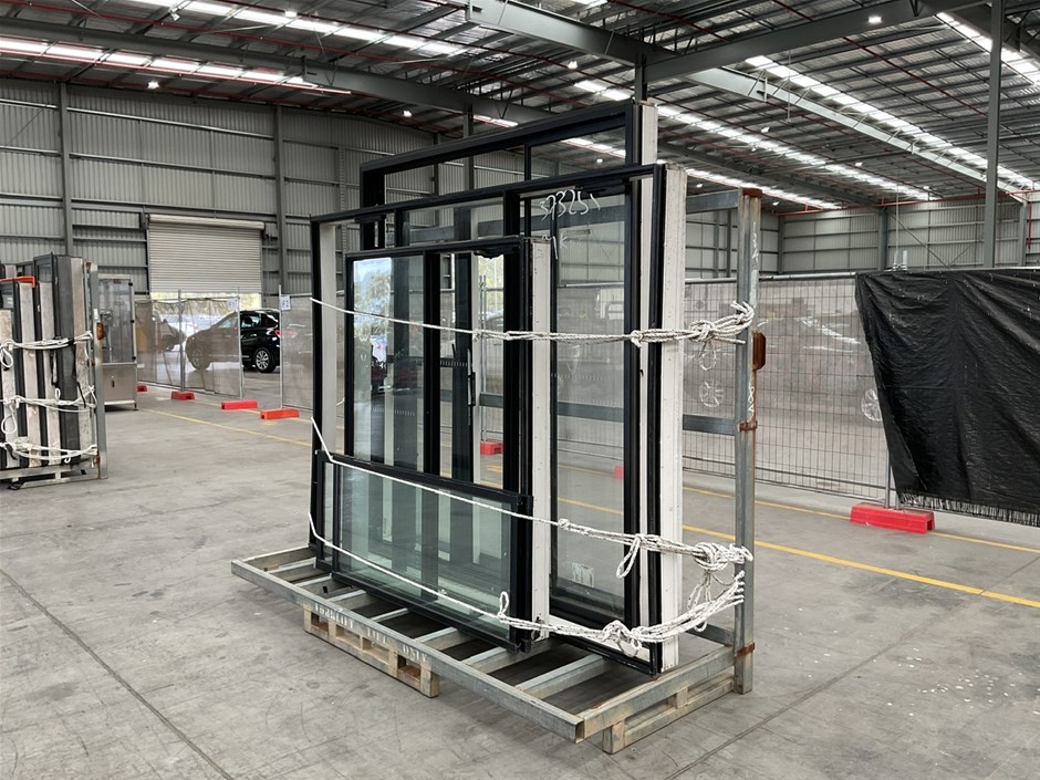 <p>Assorted Alloy Window Frames x 7</p>