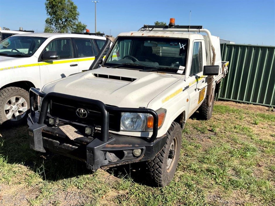 2018 Toyota Landcruiser 4WD Manual Cab Chassis