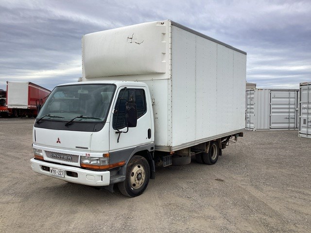 2003 Mitsubishi  Canter 500/600 4 x 2 Pantech Truck
