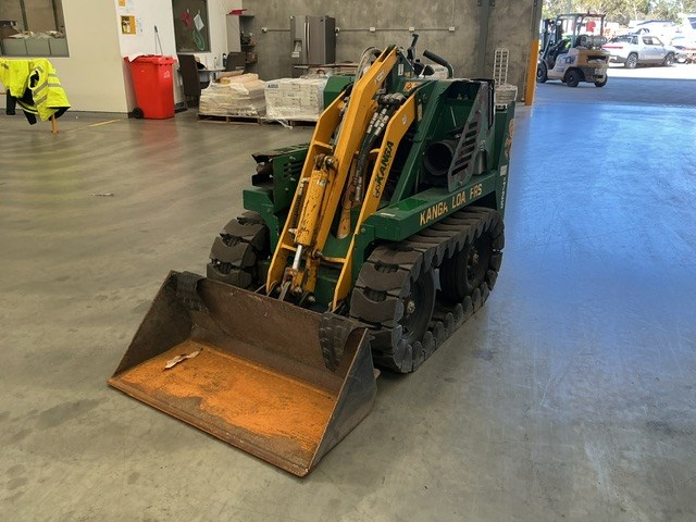 Kanga DY725 Ride On Mini Loader