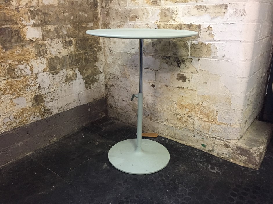 Vitra Round Top Adjustable Rise Table In Mint Green Auction (0001 ...