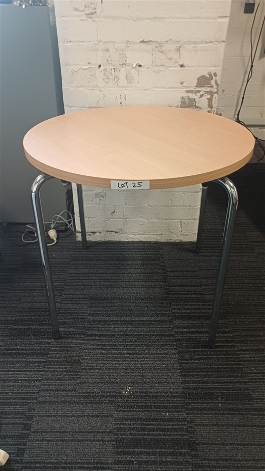 Round Top Meeting Table On 4 Metal Legs