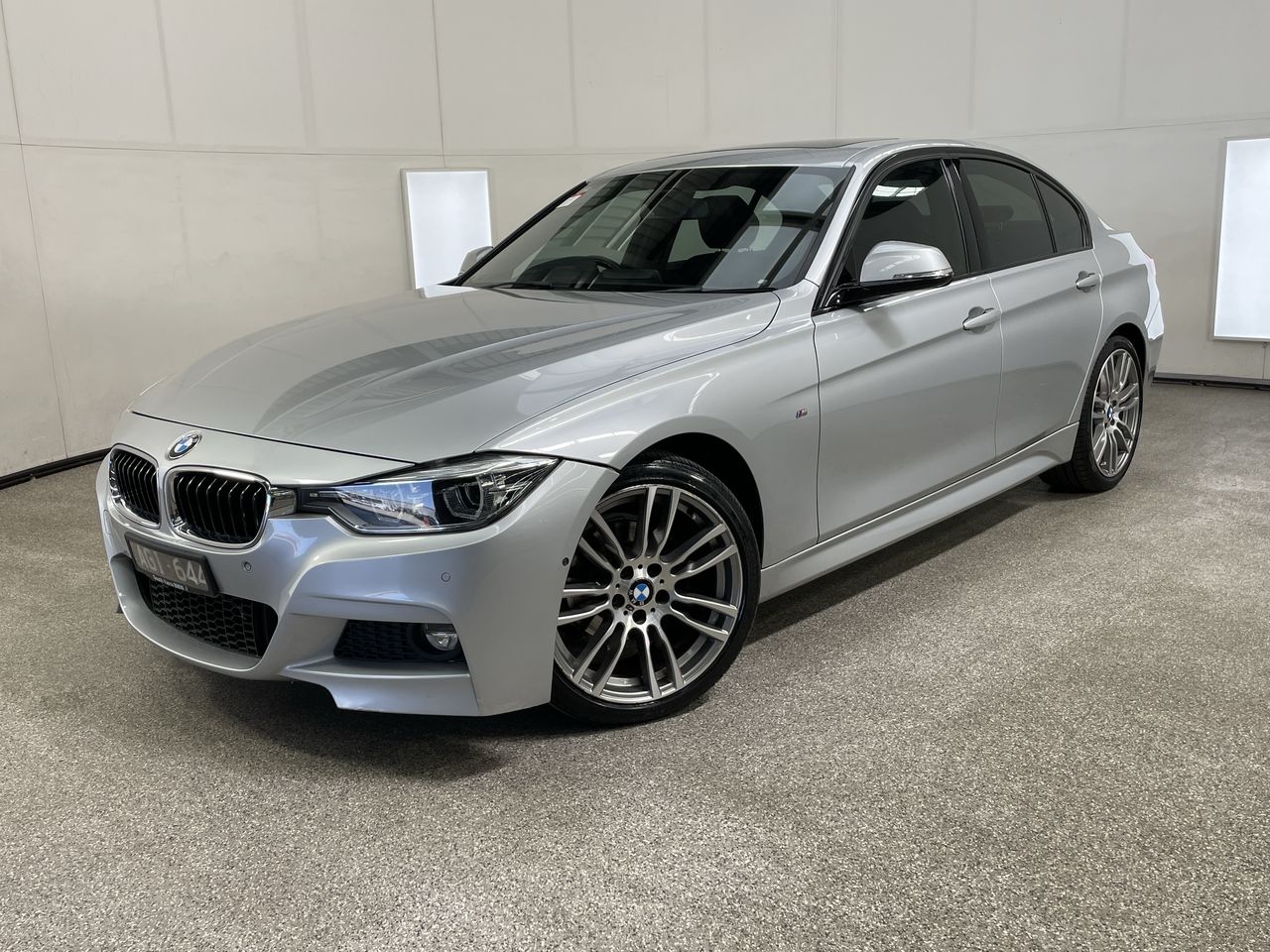 2015 BMW 3 Series 320i F30 LCI Automatic - 8 Speed Sedan