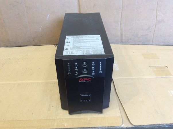 APC Smart-UPS 1500 UPS