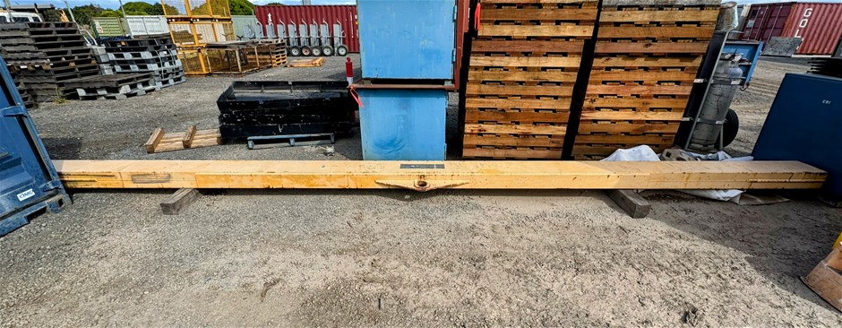 <p>10T Centre Lift Spreader bar </p>