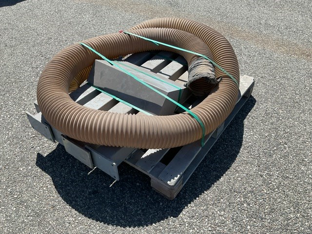 Pallet Of 1x Garnet Reclaimer, 4x Steel Post & Tubing