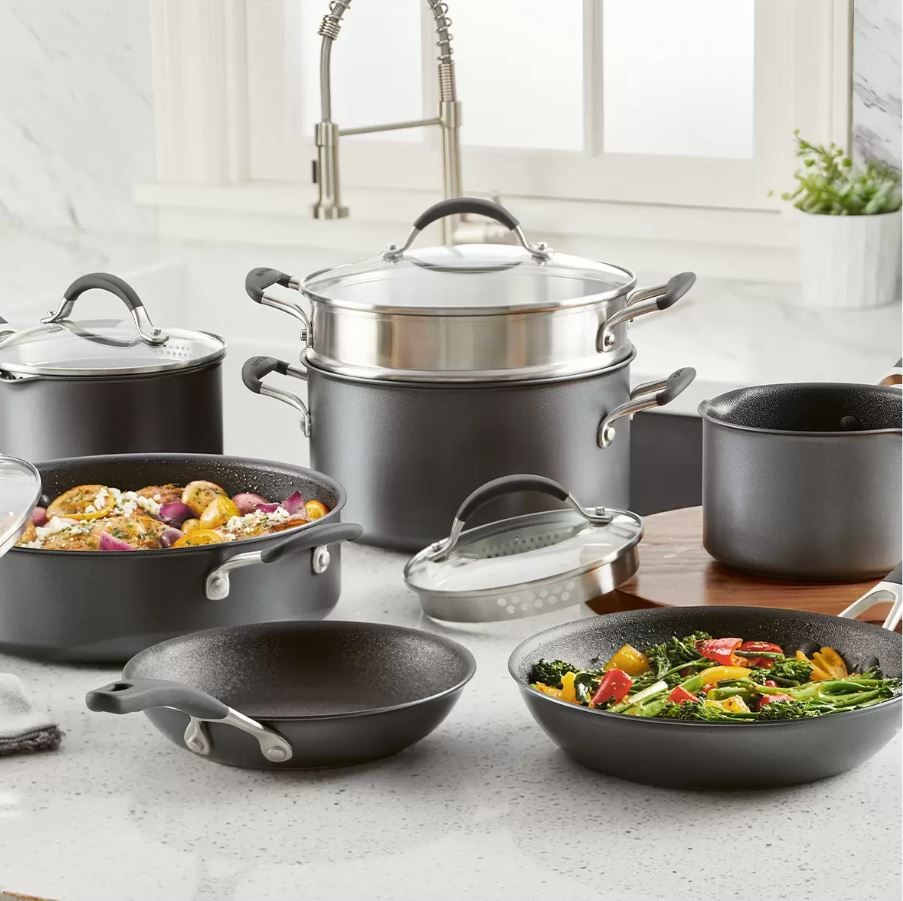 CIRCULON 11pc Scratch Defense Nonstick Cookware Set. NB: Minor use, not in