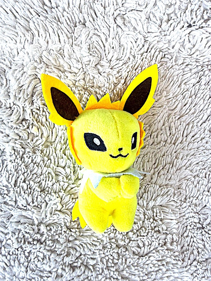 Jolteon Pokémon plush mini electric Eeveelution