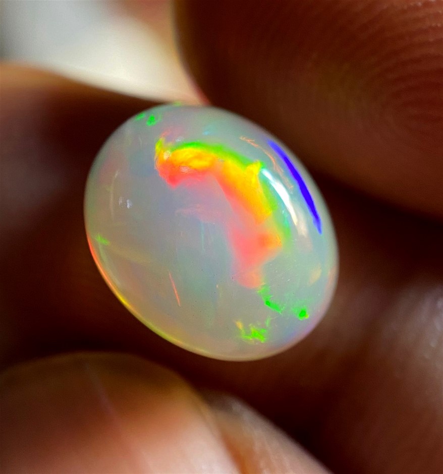 3.20 Carats Spectacular Fiery Opal