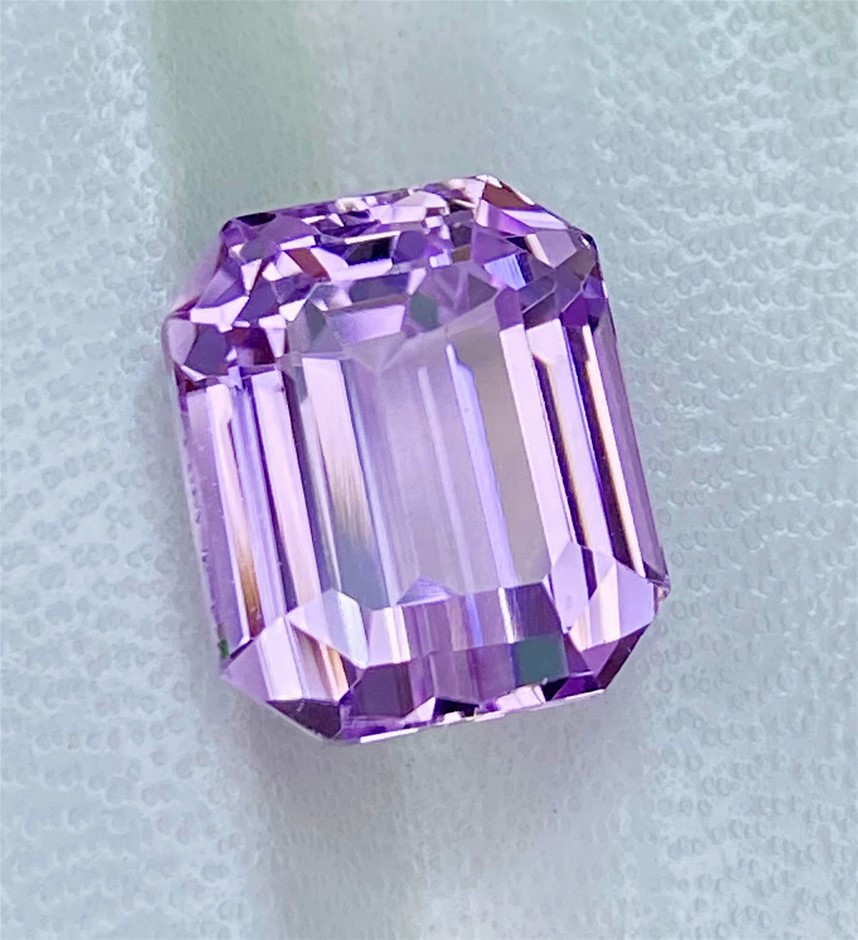 8.35 CT Splendid Natural Purplish-Pink Kunzite