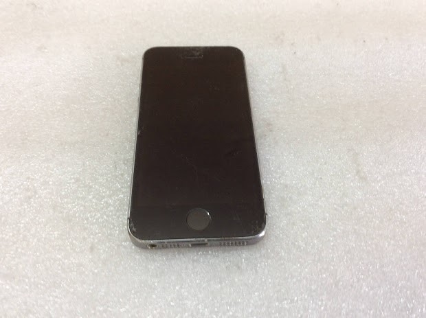 Apple iPhone 5s (A1530) Phone 16GB