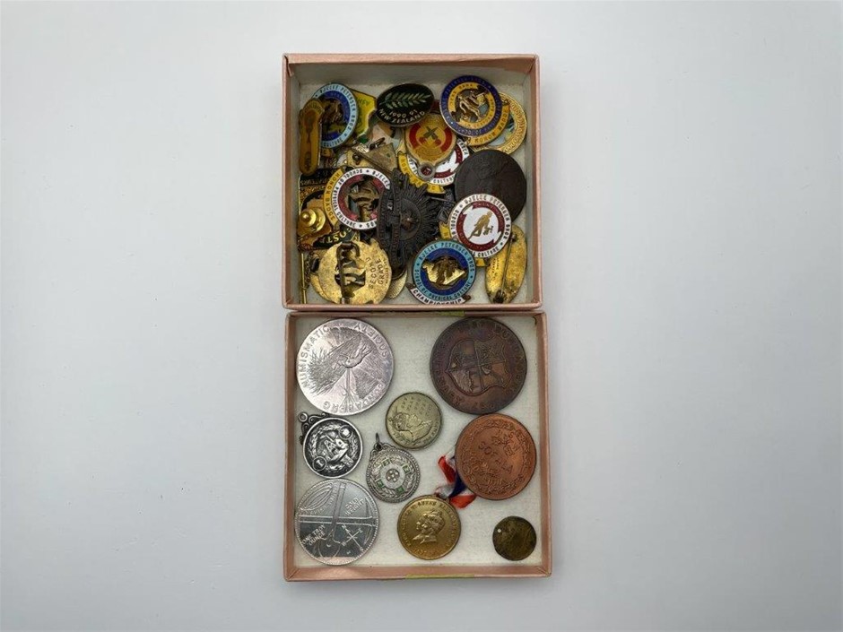 Approx 34 x Asstd AU Commemorative, Sporting Medals and Badges