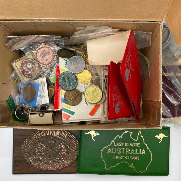 Approx. 250 x Asstd World Currency, Souvenir & Commemorative Medals