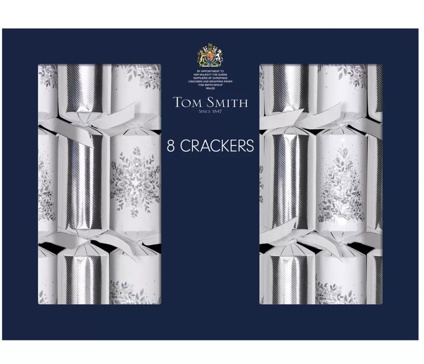 Tom Smith 8 Luxury Christmas Crackers Silver. NB: Damaged Box.