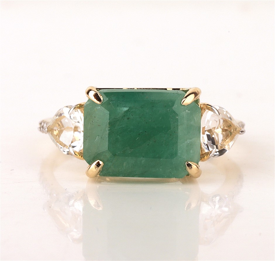 Yellow Gold Natural Emerald & Diamond Ringwith Valuation