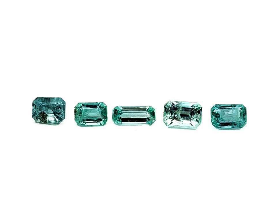 3.75 Carats Blue Apatite