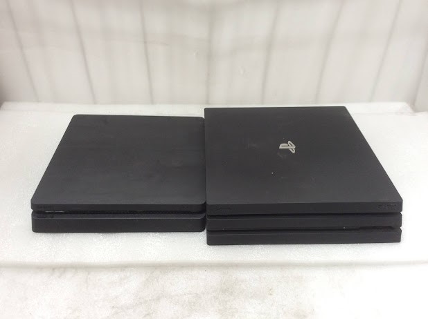 Sony PlayStation 4 Mixed Model Console Black (Lot of 2)