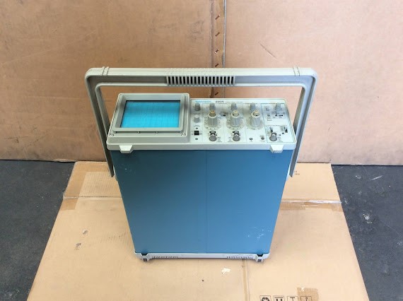 Tektronix 2205 20MHz Oscilloscope