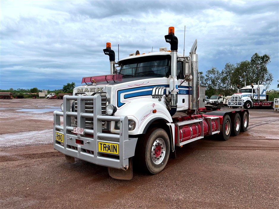 2020 Mack CLXT 8X6  Prime Mover Truck