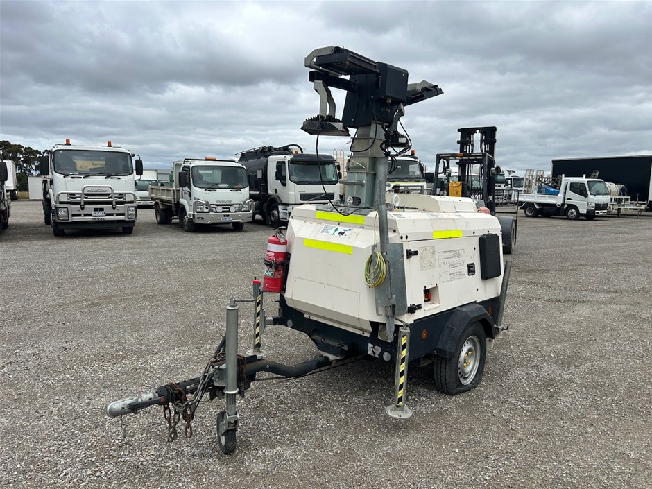 2018 Generac LED 4 Head Hybrid Light Tower