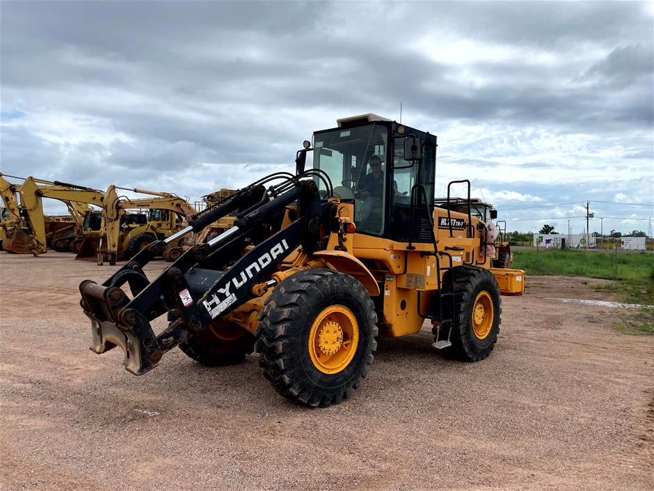 2002 Hyundai HL757TM-7 Wheel Loader