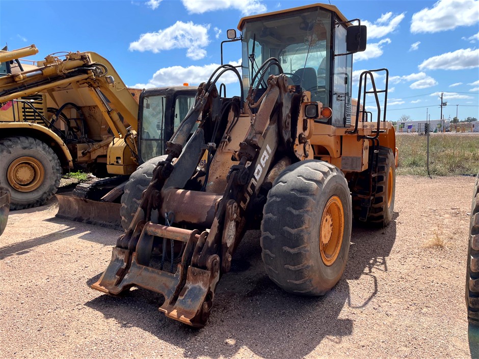 2002 Hyundai HL757TM-7 Wheel Loader