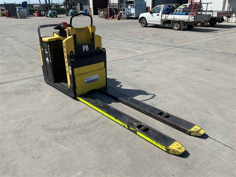 <p>Hyster  LO2.0 Pallet Truck</p>