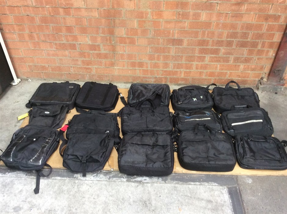 Mixed Brand Laptop Bags And Carry Cases (Lot of 15)