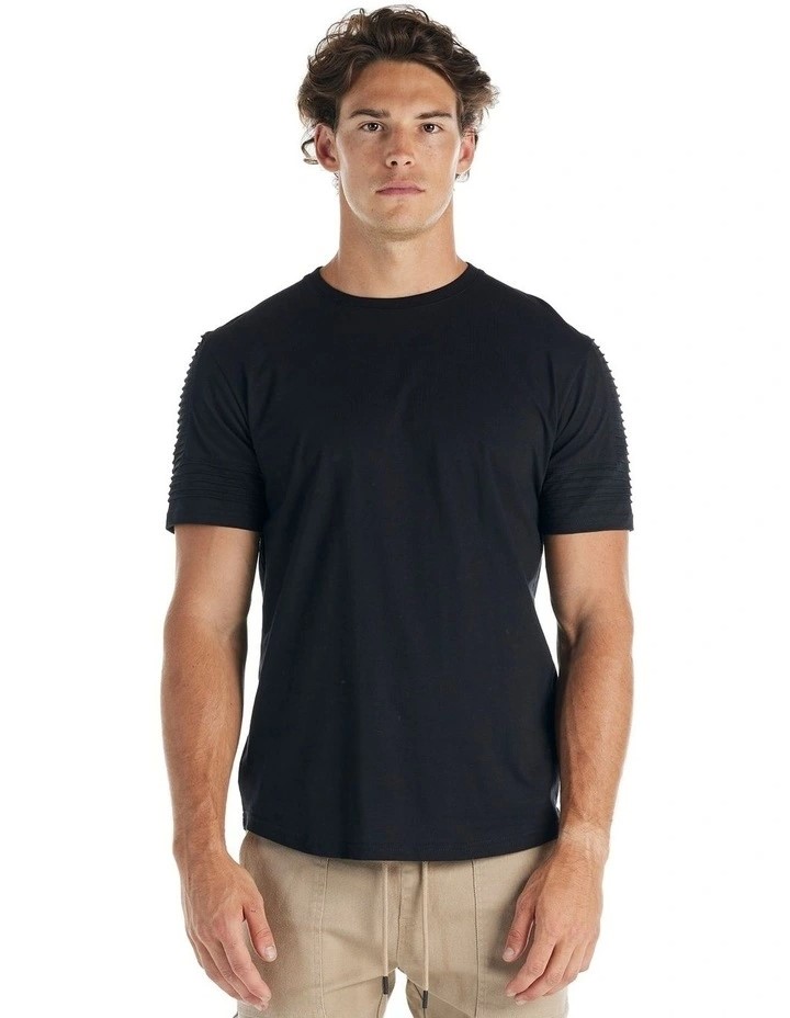 NANA JUDY Maverick Tee with Pin Tuck Sleeves. Size: XL. Black.