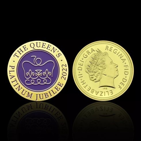 2022 Queen Elizabeth Platinum Jubilee Gold plated Medallion