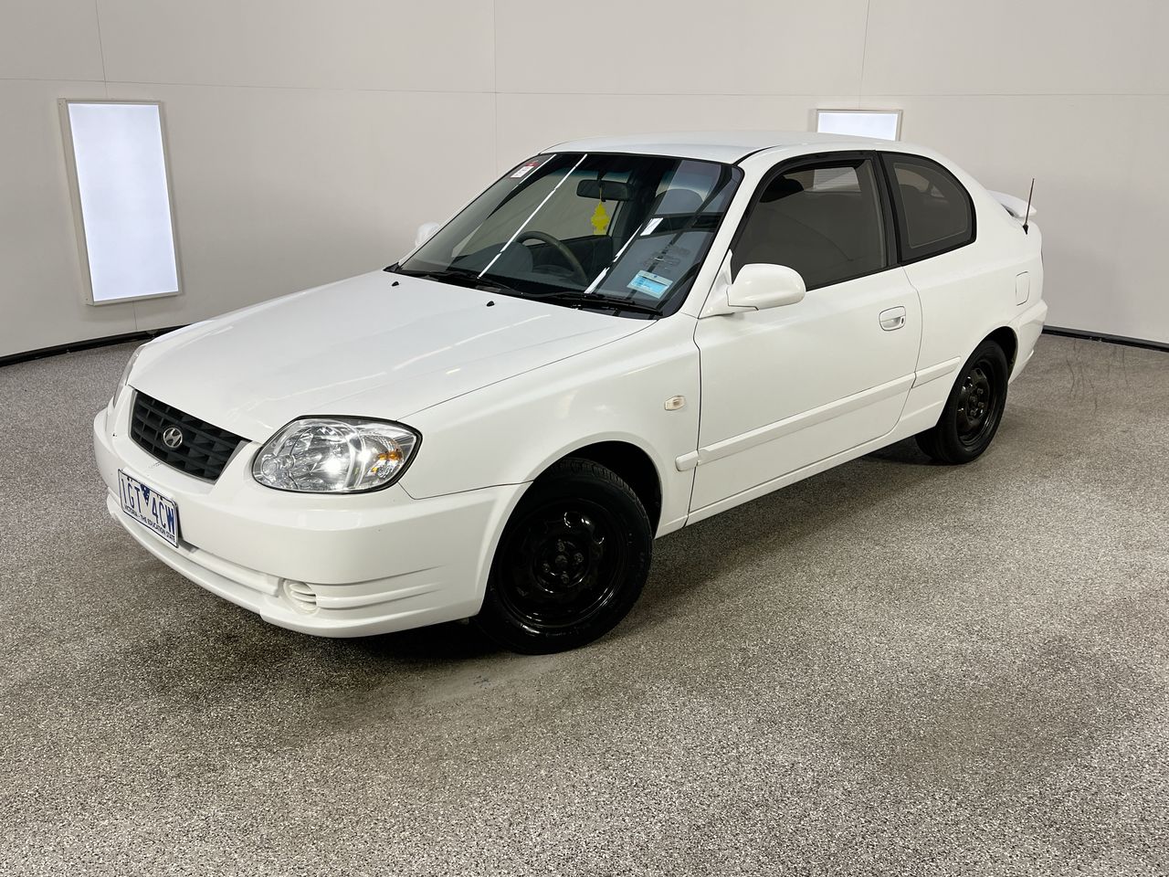 2005 Hyundai Accent LS Automatic Hatchback