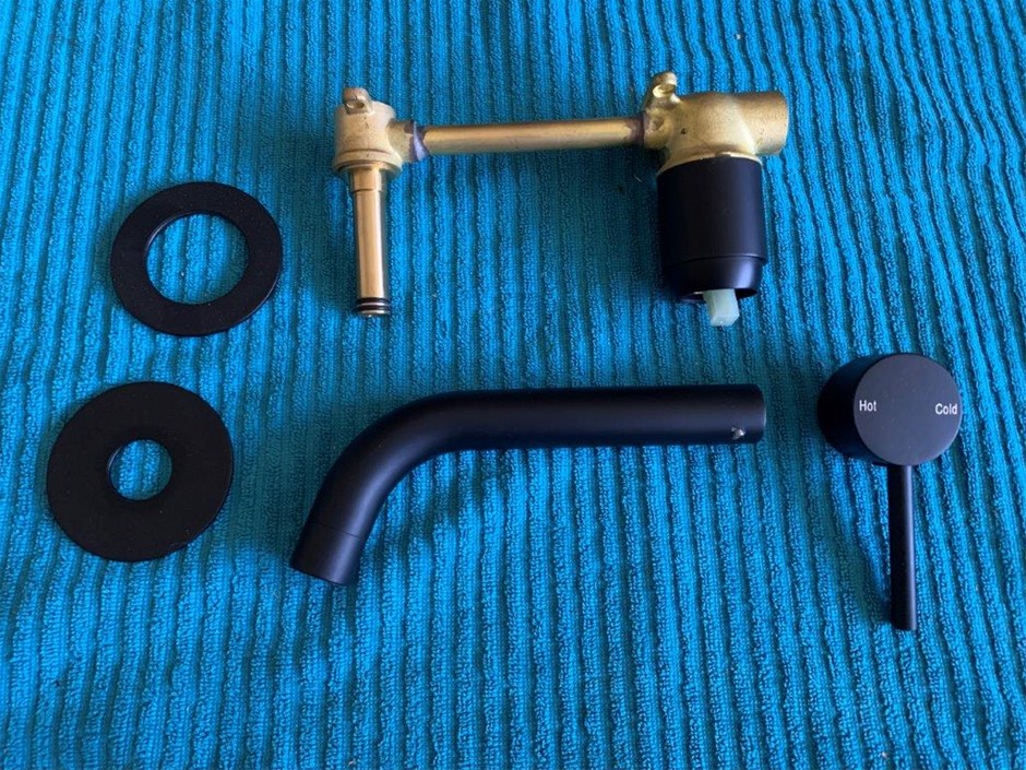 New in Box Multitude Spout and Mixer Combination - Quantity 1