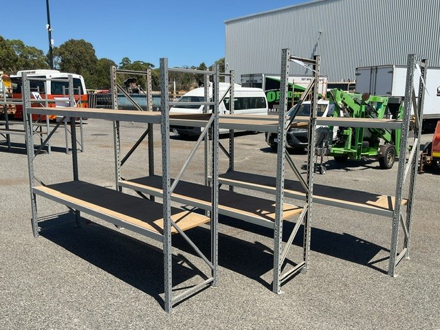 <p>3x Shelving Bays</p>