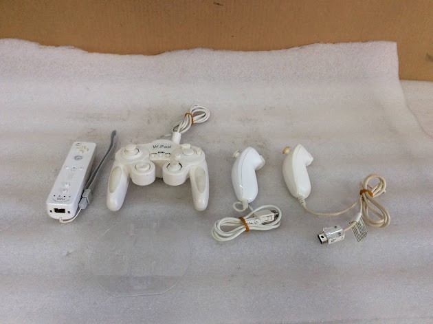 Nintendo Wii Console Controller Accessories