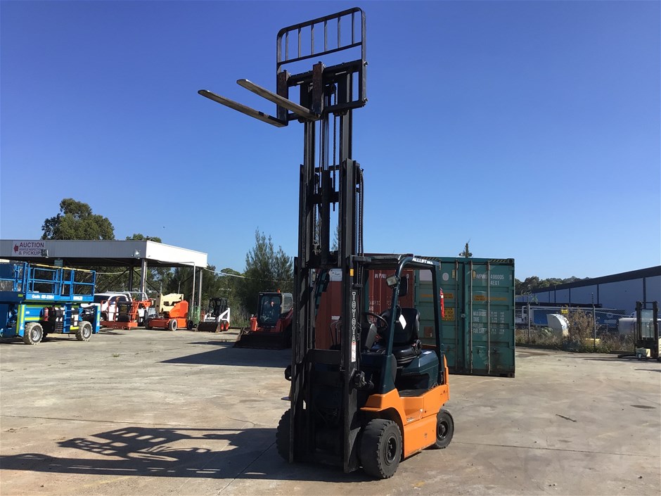 Toyota 7FB18 Counterbalance Forklift