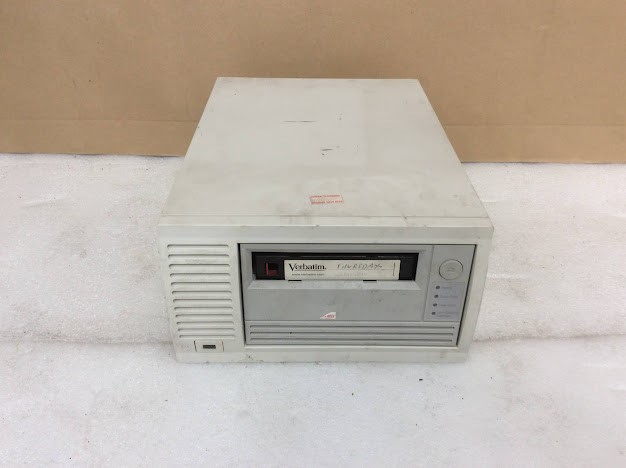 HP C7401-67301 StorageWorks Ultrium 230 External Tape Drive