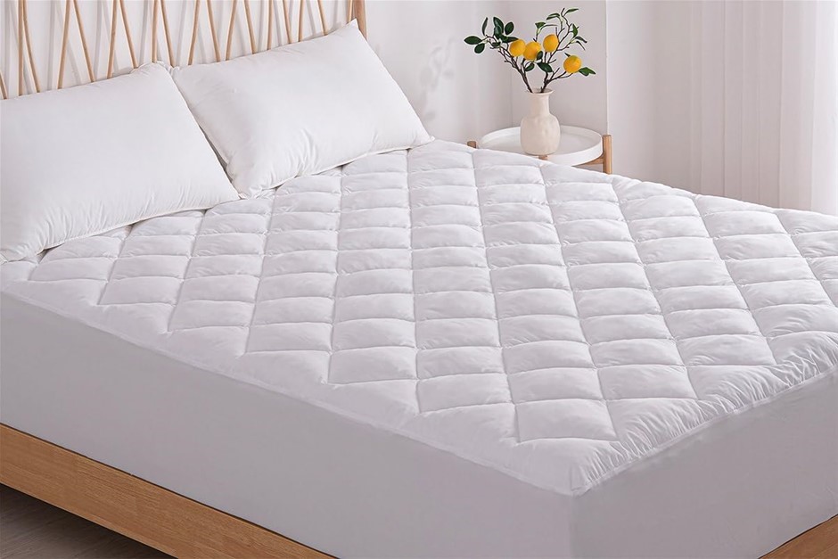 OVELA Microfiber Mattress Topper, Single, White.