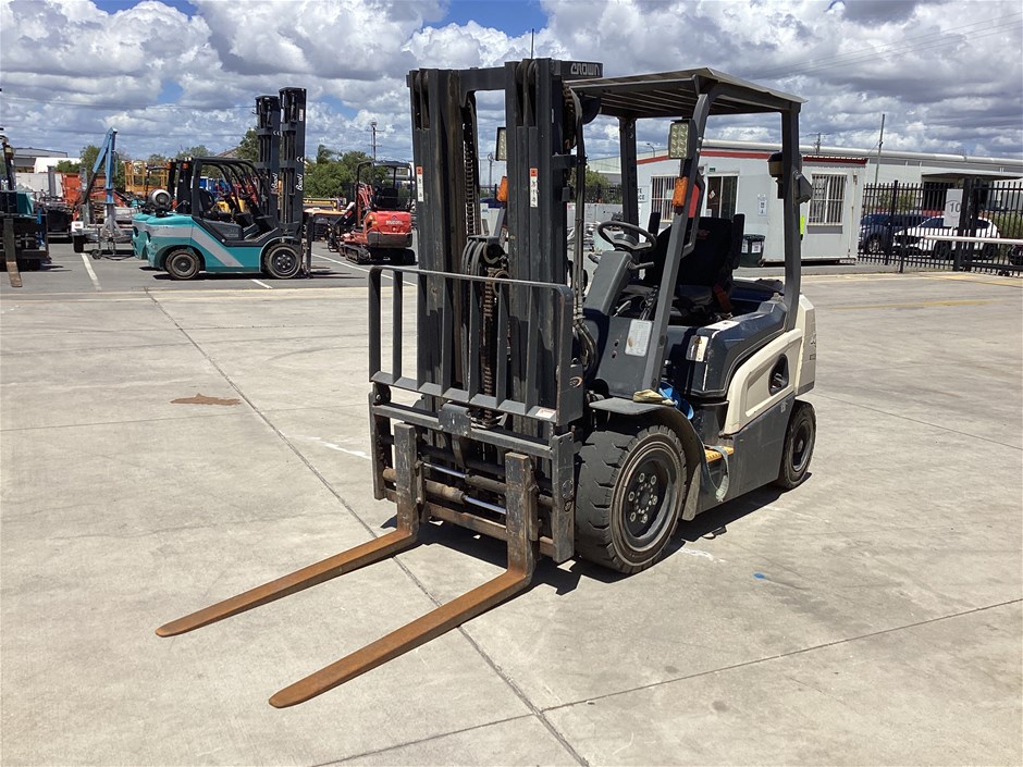 <p> Crown CD25NXP Counterbalance Forklift</p>