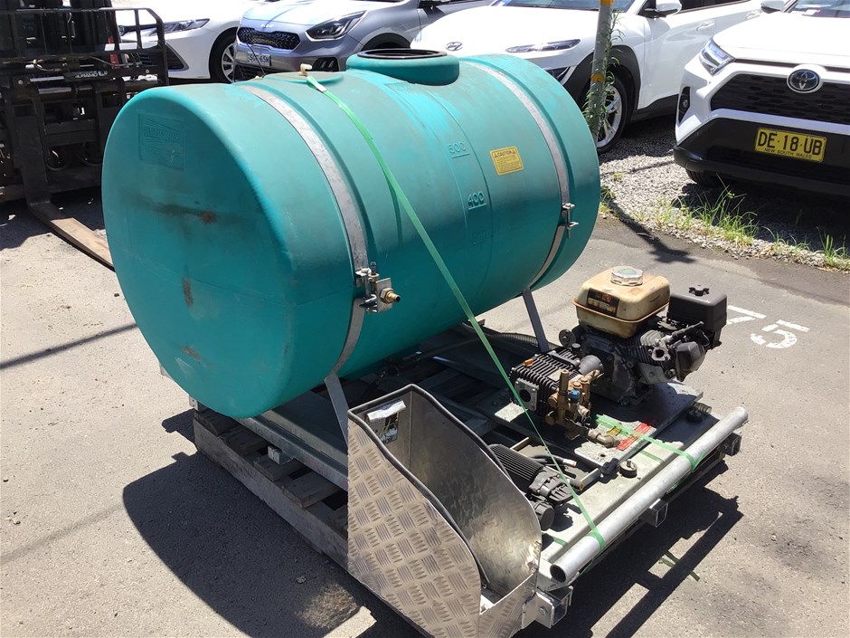 <p>Water Tank with (Dismantled Petrol Pressure Washer)</p>