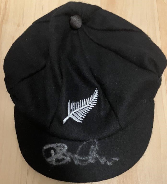 BRENDAN McCullum SIGNED NEW ZEALAND CRICKET CAP