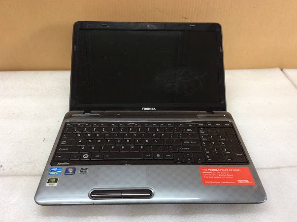 TOSHIBA SATELLITE L750 Laptop I7-2670QM 8GBRAM/320GB