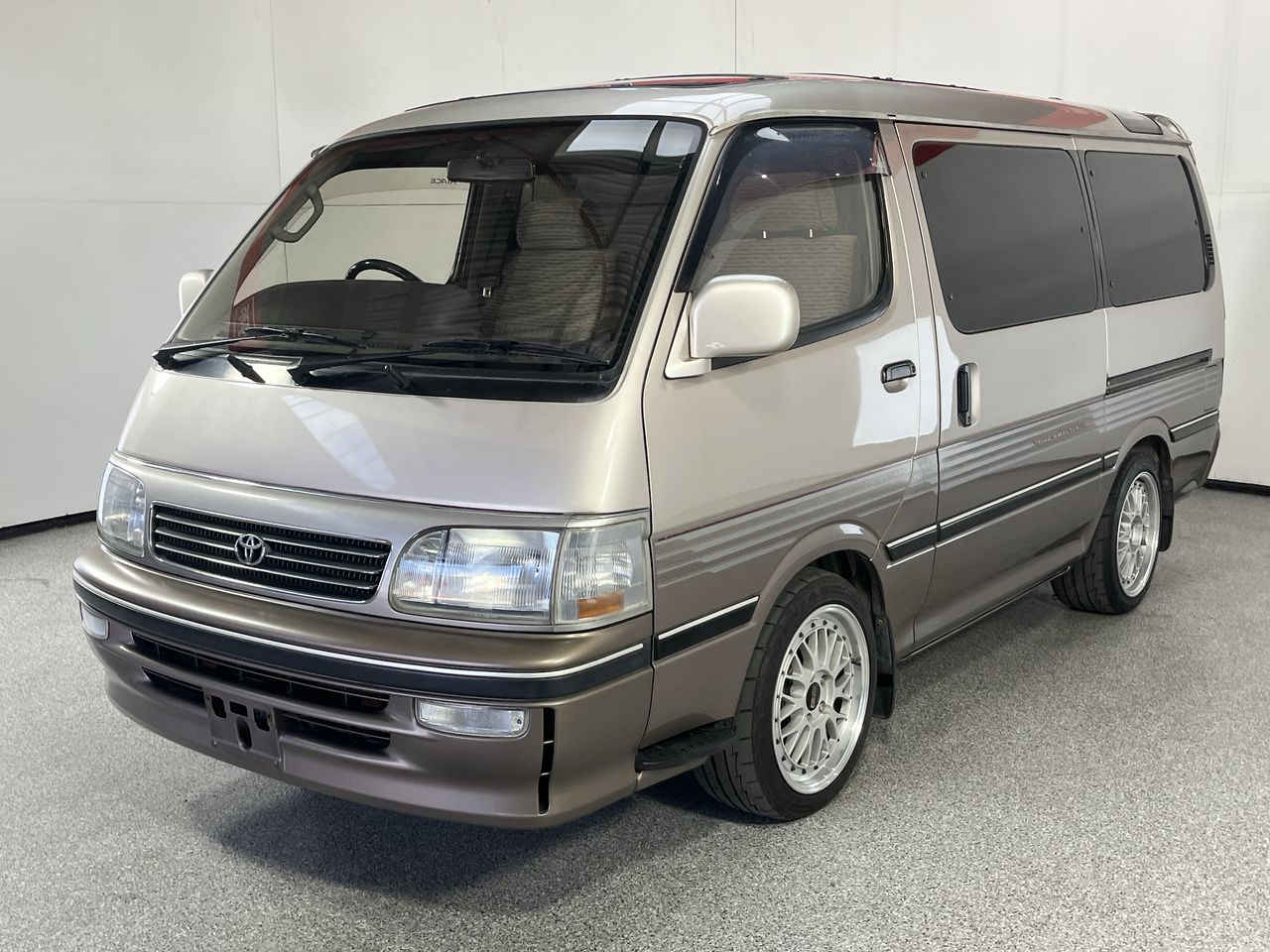 1994 Toyota Hiace  Super Custom Automatic 8 Seats VAN (Import)