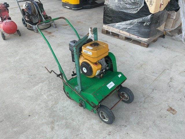 <p>Lawn Dethatcher</p>