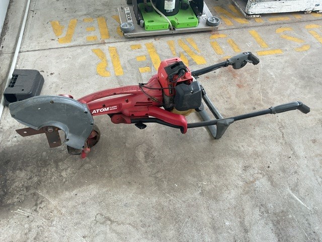 <p>Atom Lawn Edger</p>