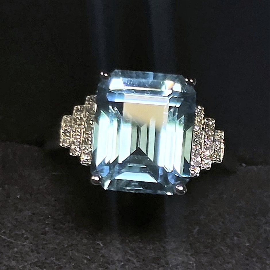 8.45tcw Diamond and Topaz Gold Ring
