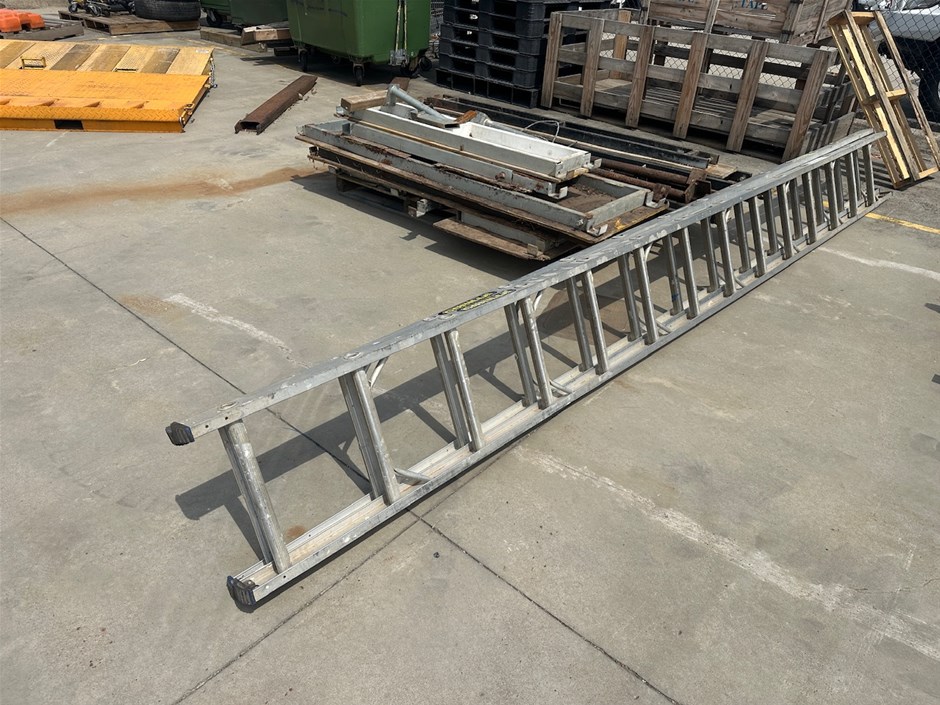 <p>Stairway Full Protection Scaffolding with Ladders</p>